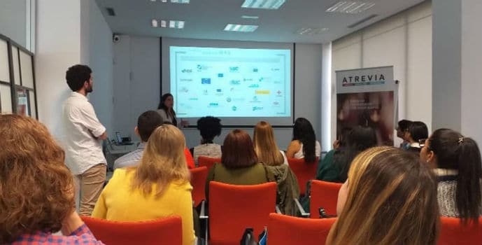 Los alumnos de Next IBS realizan sus primeras visitas a empresas